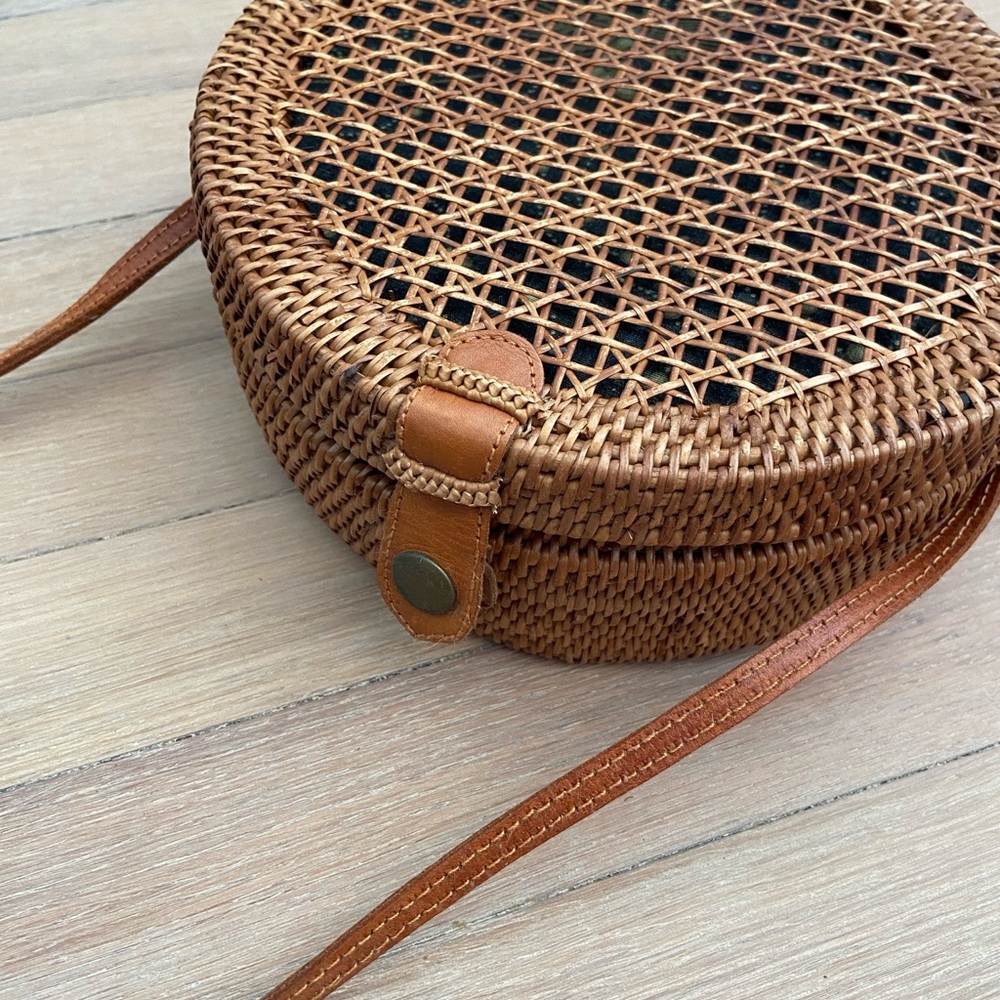 Balinese Rattan Cross-Body Bag - Picture 5 of 5